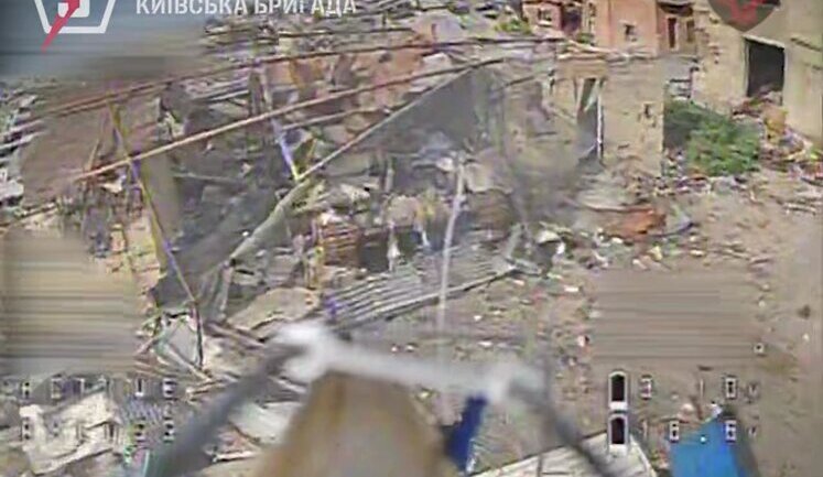 Бойцы 5-й ОШБр уничтожили танк в укрытии, транспорт во время движения и блиндажи на Краматорском направлении. ВИДЕО