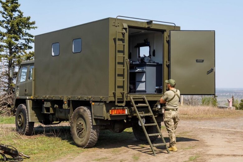 Пересувні авторемонтні майстерні для воїнів ЗСУ
