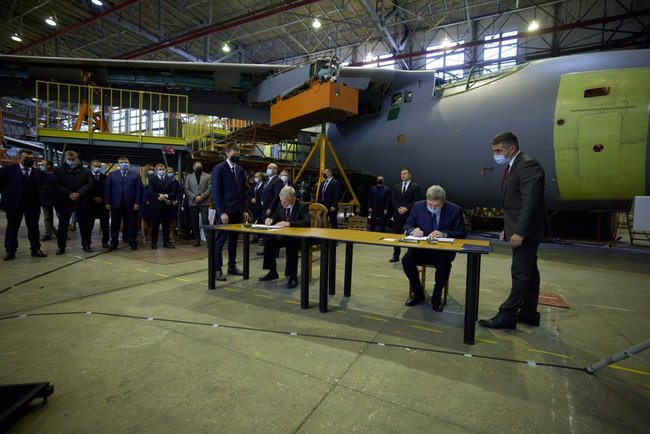 Ukraine orders three An-178 aircraft for army from SOE Antonov – Zelenskyi 04
