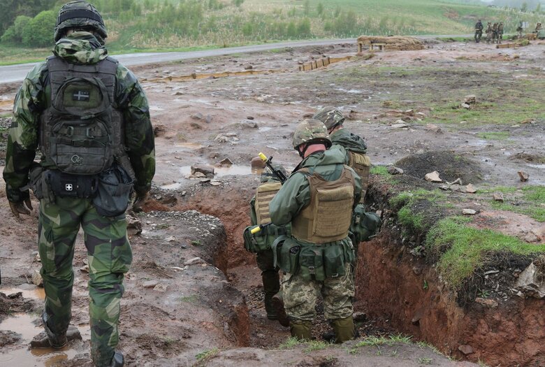 Інструктори зі Швеції навчають у Британії військових ЗСУ 15 Інструктори зі Швеції навчають у Британії військових ЗСУ 15