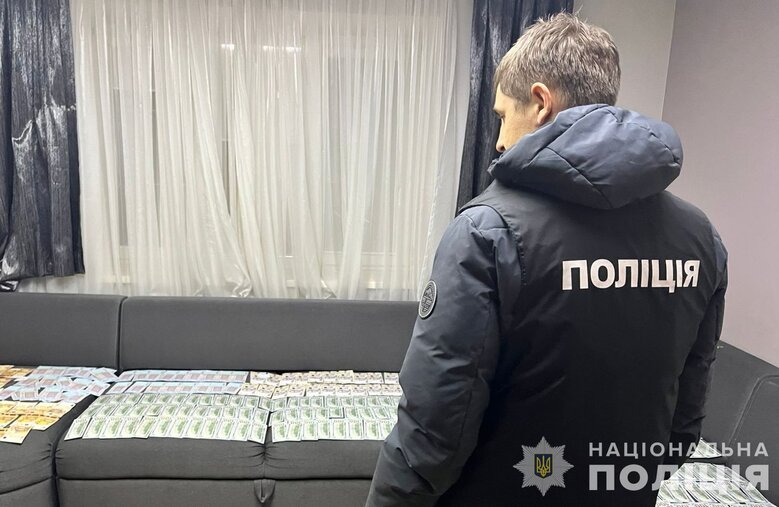 у Запоріжжі викрили працівників МСЕК і приватної клініки, які оформляли 