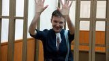 "Горіла шина, палала!". Последняя песня Надежды Савченко в российском суде