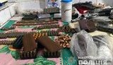 Пистолеты, патроны и наркотики обнаружили у жителя Славянска. ФОТО