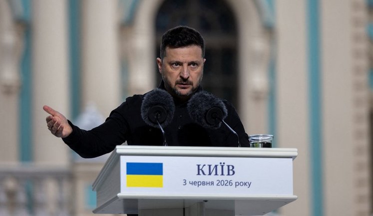 Zelenskyy: Ending war in Ukraine is no longer priority for US