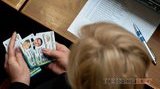 "Регионалы-бригадиры" выдают карточки по спискам. ФОТОрепортаж