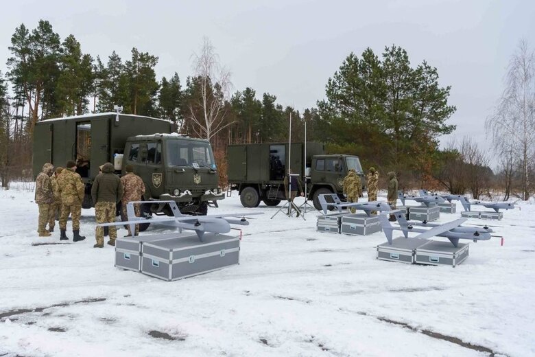 Подразделения Сухопутных войск получили шесть БПЛА Посейдон с мобильными центрами управления 01