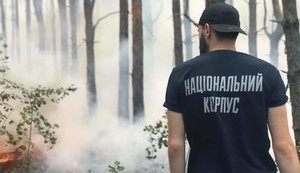 Луганська поліція не пропустила волонтерів Нацкорпусу, які везли гуманітарну допомогу постраждалим від вогню