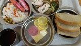 "Выбор из двух блюд. Чай с лимоном": Минобороны сообщает об улучшении питания курсантов. ФОТО