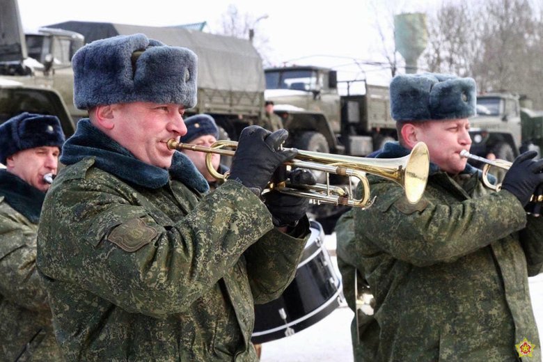 Российские военные и техника продолжают прибывать в Беларусь 08