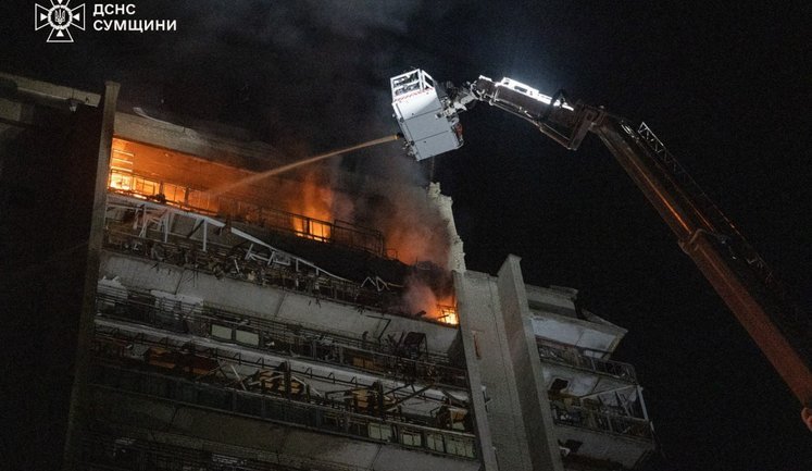 Армія РФ вдарила по житлових будинках у Сумах: травмовано 7 людей, серед них - одна дитина. ВІДЕО+ФОТОрепортаж