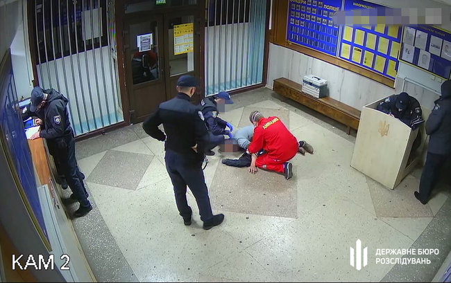 Полицейскому, избившему мужчину при задержании в Житомире, грозит до 10 лет тюрьмы, - ГБР 02 Полицейскому, избившему мужчину при задержании в Житомире, грозит до 10 лет тюрьмы, - ГБР 02