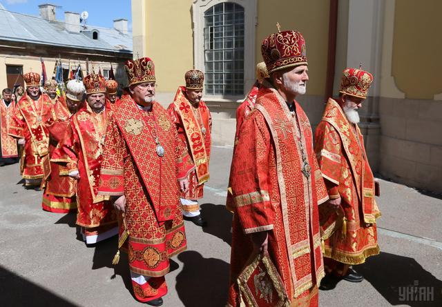 Прощання з Гузаром: 10 тис. осіб взяли участь у скорботному ході у Львові 09