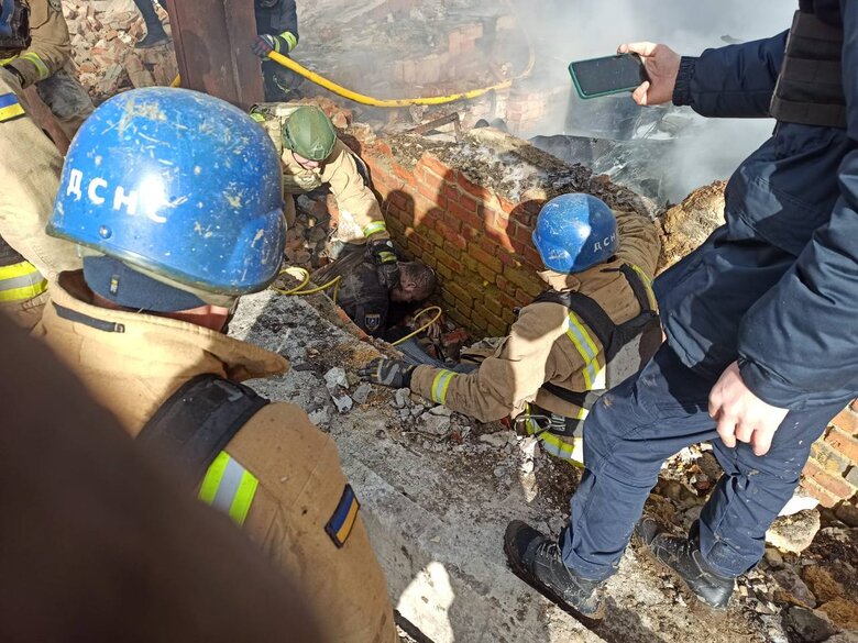 Росіяни обстріляли поліцейських, які документували наслідки прильотів на Сумщині