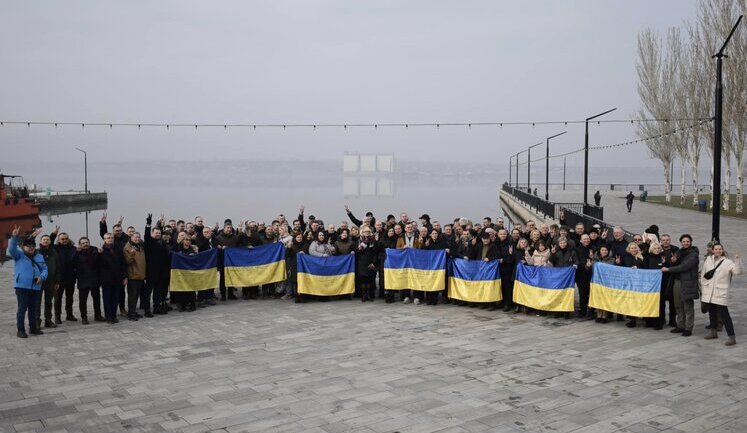 "Щоб зрозуміти реальність життя": Кулеба з послами України відвідали Миколаїв. ФОТОрепортаж