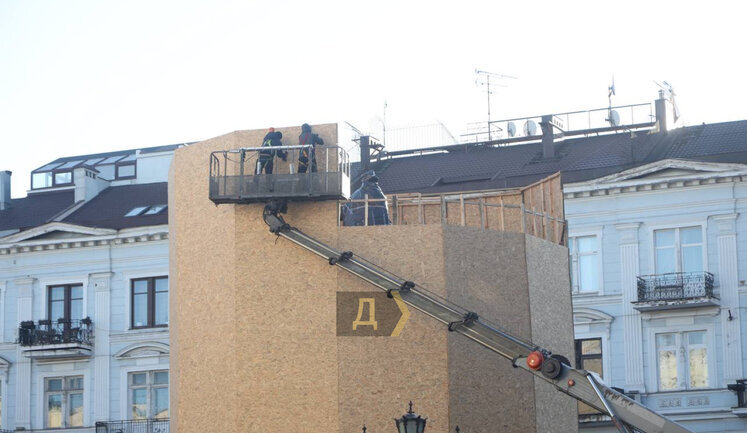 Catherine II monument dismantled in Odesa. PHOTOS