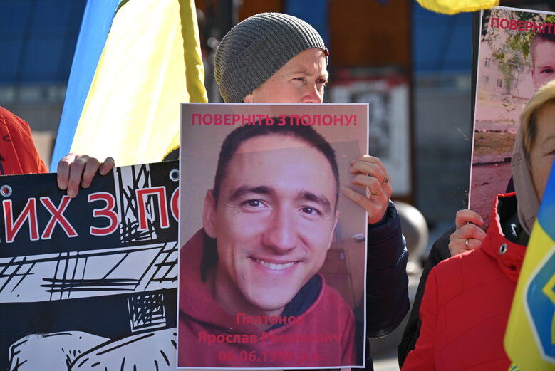 У Києві відбулася акція на підтримку цивільних жертв насильницьких зникнень 10