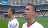 Емоційне виконання гімну України гравцем "Вереса" Панасенко перед матчем УПЛ з "Шахтарем". ВIДЕО