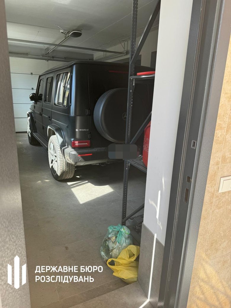 Чиновника миграционной службы будут судить за незаконное обогащение