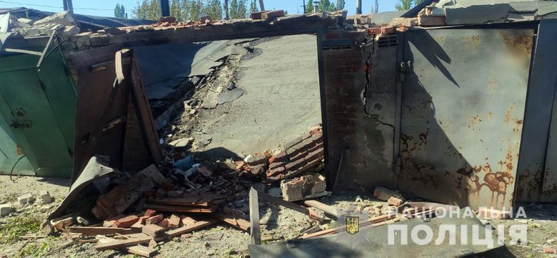 Пряме попадання в будинок та осколкові поранення. За добу росіяни вбили 4 мирних жителів Донеччини 11