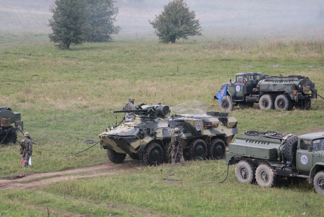 Международные военные учения Rapid Trident-2018: военное командование стран-участниц посетило маневры 06