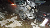 Mercedes снес бетонный забор в Ривном и повредил более 20 авто. ФОТОрепортаж