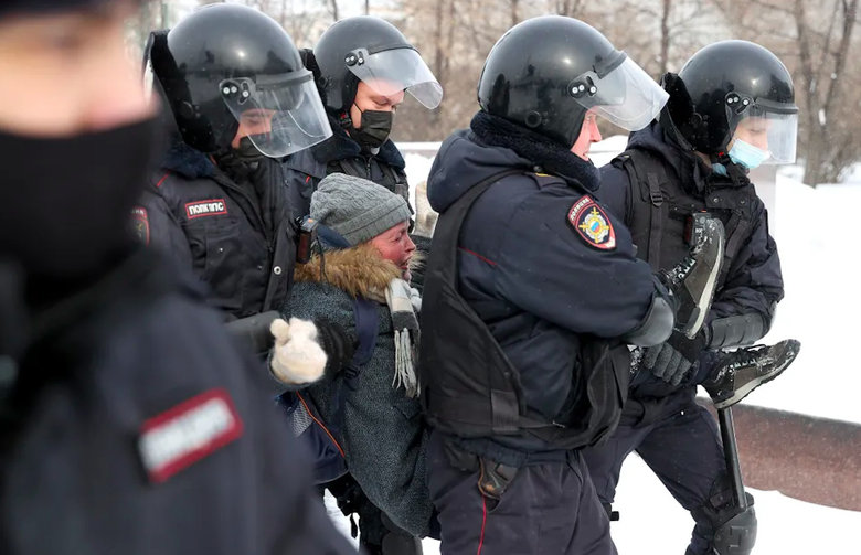 Российские протесты против войны: задержаны более 2500 человек 03
