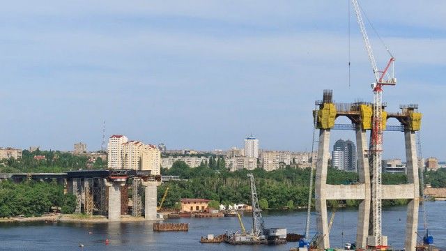 Для моста-долгостроя в Запорожье наконец ищут подрядчика, – советник премьера Голик 01