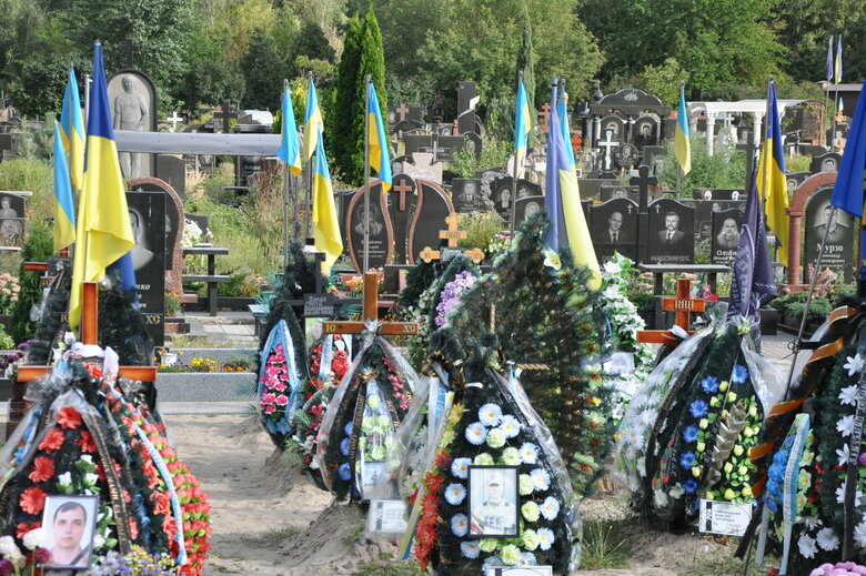Kyiv. Alley of Heroes at Lysove cemetery. Rows of flags over Ukrainian soldiers’ graves 10