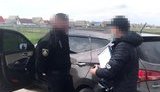 На Житомирщині двох поліцейських затримали під час одержання хабаря талонами на 1,1 тис. літрів пального, - прокуратура. ФОТОрепортаж