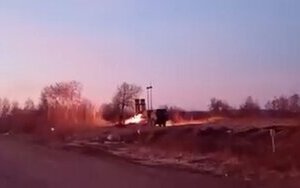 украинский ЗРК сбивает российскую ракету