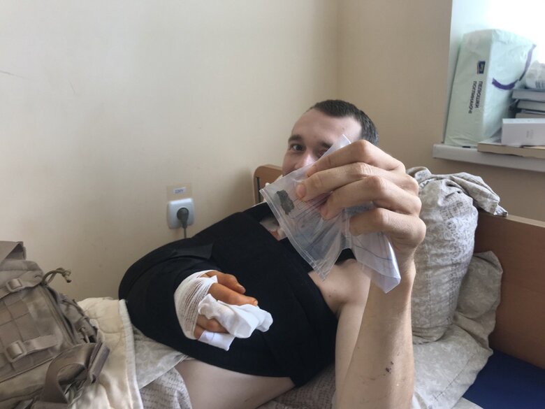 Юрій Гудименко: Мене посікло по діагоналі. Я не міг навіть повзти. Сірко протягнув мене 10 метрів і розуміє, що він тягне повз тіло свого мертвого старшого брата, і кричить 05