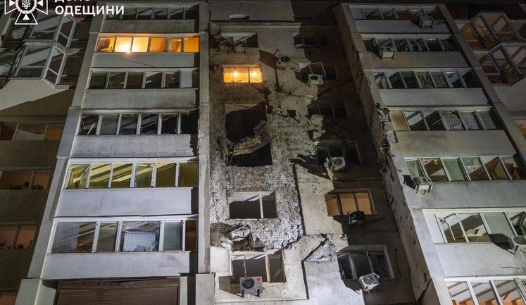 Враг запустил по Одессе более 60 дронов, - Зеленский. ФОТОРЕПОРТАЖ