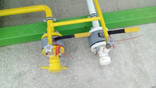 На Херсонщині податківці ліквідували незаконну АЗС 03
