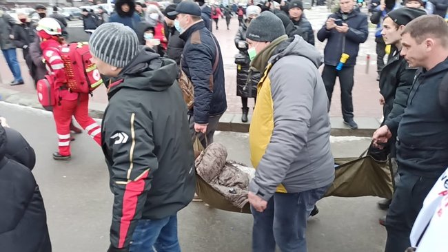 Протест ФОПів: Правоохоронці спробували демонтувати намети - застосовували сльозогінний газ 18