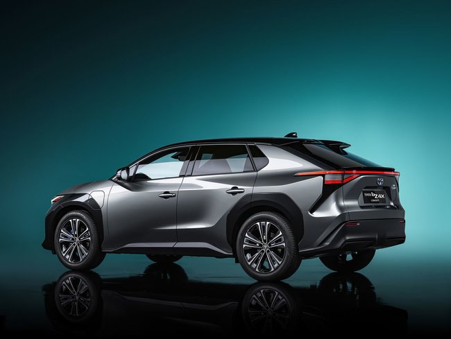 Toyota к 2025 году представит 15 электромобилей 02