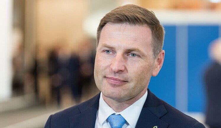 Министр обороны Эстонии Певкур посетит Киев в следующий понедельник: планируется объявление новой помощи Украине