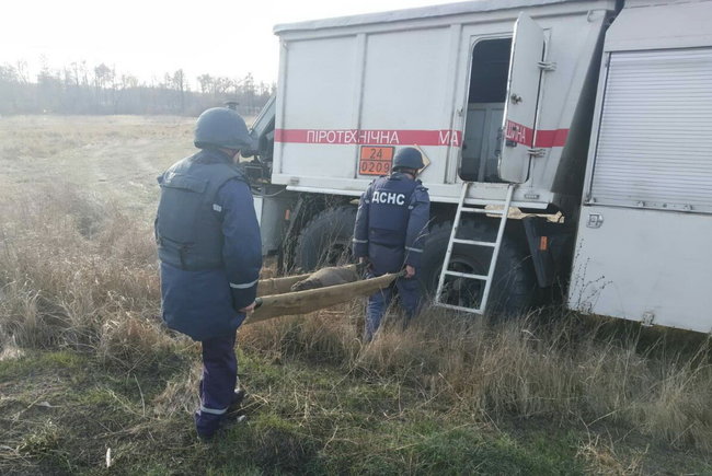 Фугасну авіабомбу вагою 100 кг знешкодили під Харковом, - ДСНС 04
