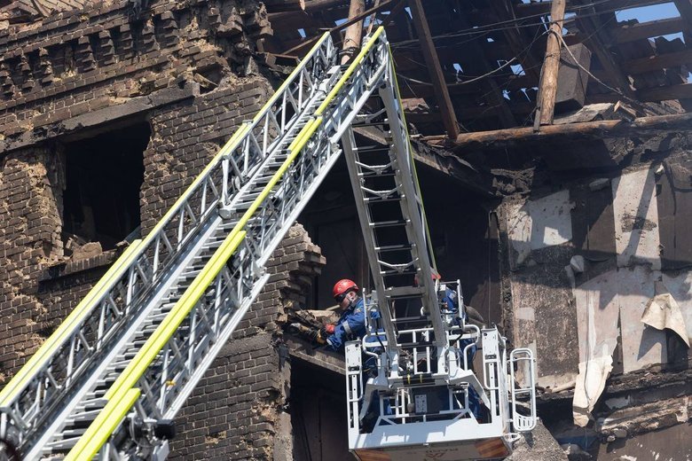 Наслідки удару РФ по Києву: Зеленський розповів подробиці