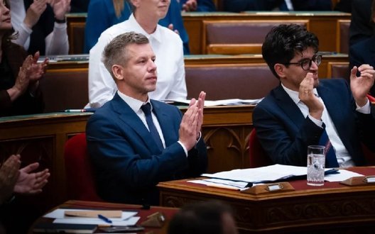 Передвиборча обіцянка Мадяра: В Угорщині парламент проголосу