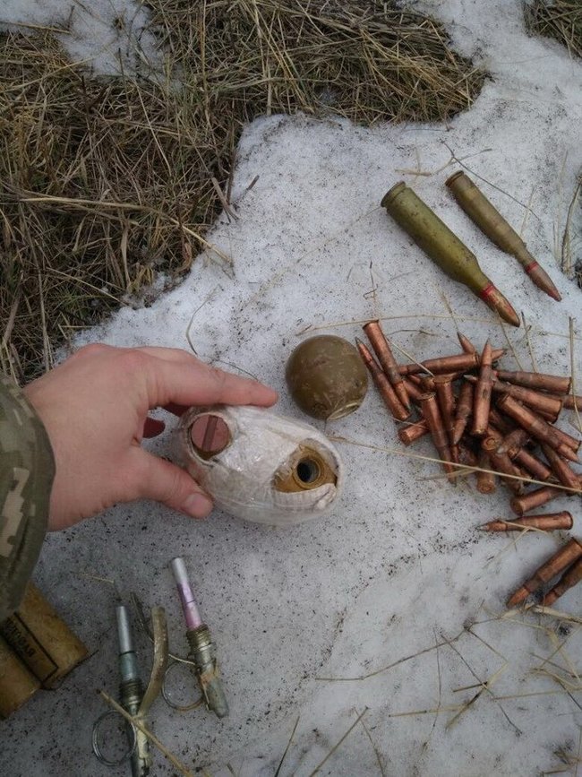 Дві схованки з боєприпасами виявлено на Донеччині, - СБУ 01