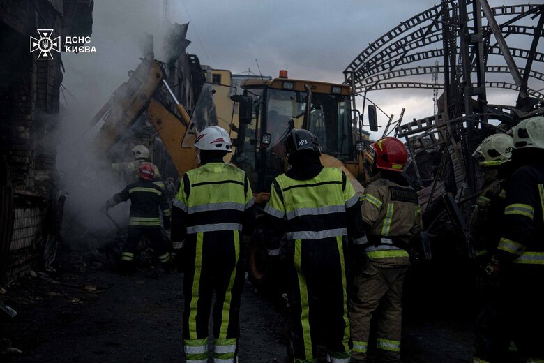 Works on the elimination of the consequences of yesterday's rocket attack on Kyiv