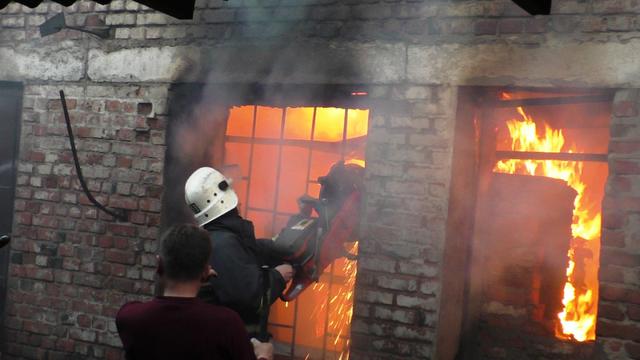 Під час пожежі на складі в Чернігові загинув працівник підприємства 06 Під час пожежі на складі в Чернігові загинув працівник підприємства 06