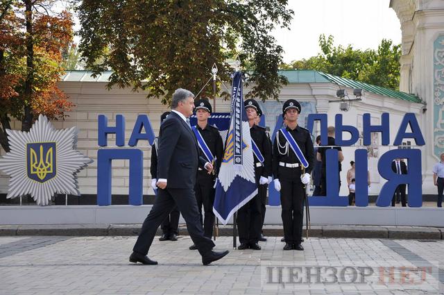 Вручение президентского штандарта и исполнение желания онкобольного мальчика - в Киеве отпраздновали день Национальной полиции 22