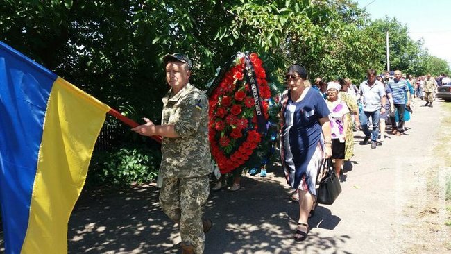 С бойцом 17-й танковой бригады Александром Лыном, погибшим на Донбассе, простились на Днепропетровщине 02