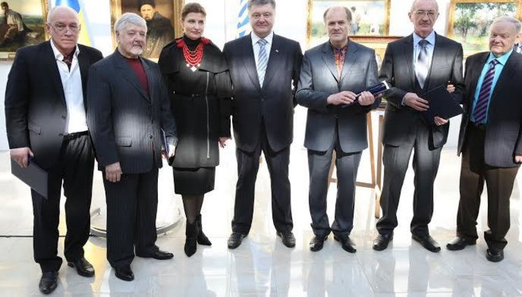 Порошенко вручил Шевченковские премии: "Культура станет оружием для победы". ФОТОрепортаж