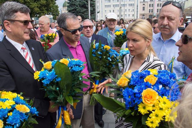 Рекордное количество депутатов из европейских стран приняло участие в праздновании Дня Конституции в Харькове, - Светличная 01