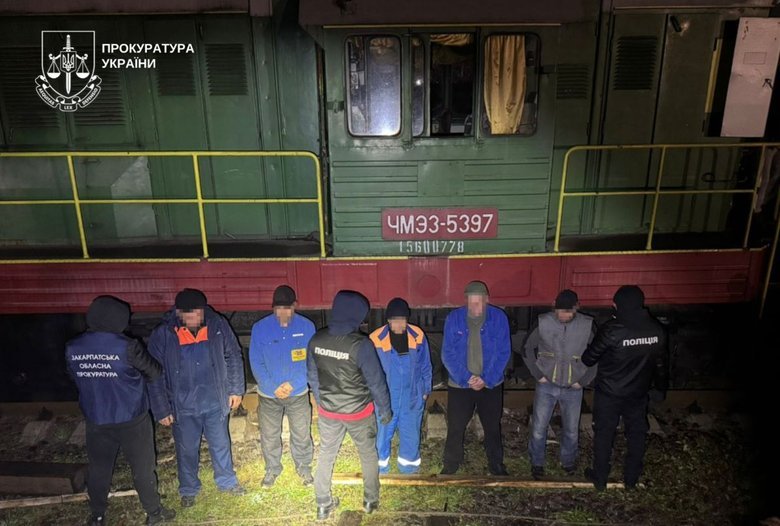 Шестерых работников УЗ подозревают в краже дизтоплива