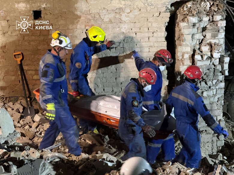 розбір завалів у Києві