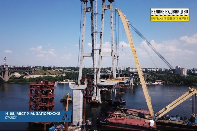 До кінця липня змонтують усі шість секцій вантового моста в Запоріжжі, - Укравтодор 01 До кінця липня змонтують усі шість секцій вантового моста в Запоріжжі, - Укравтодор 01