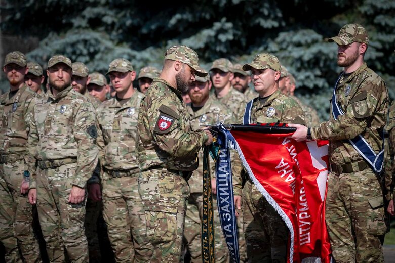 Відзнака За мужність та відвагу бригаді Лють